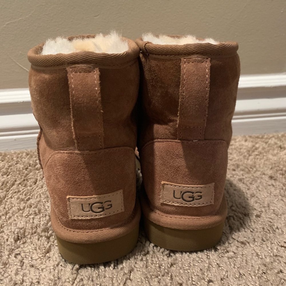 UGG Classic Mini II